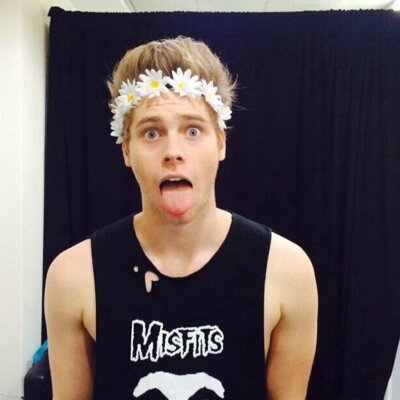 Thanks for following guys im a massive fan of 5SOS!
