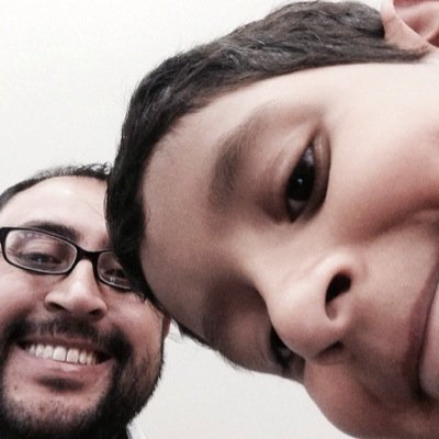 Desarrollador web, diseñador gráfico, experto en WordPress y experiencia de usuario con más de quince años de experiencia, Dios Rey de Reyes.