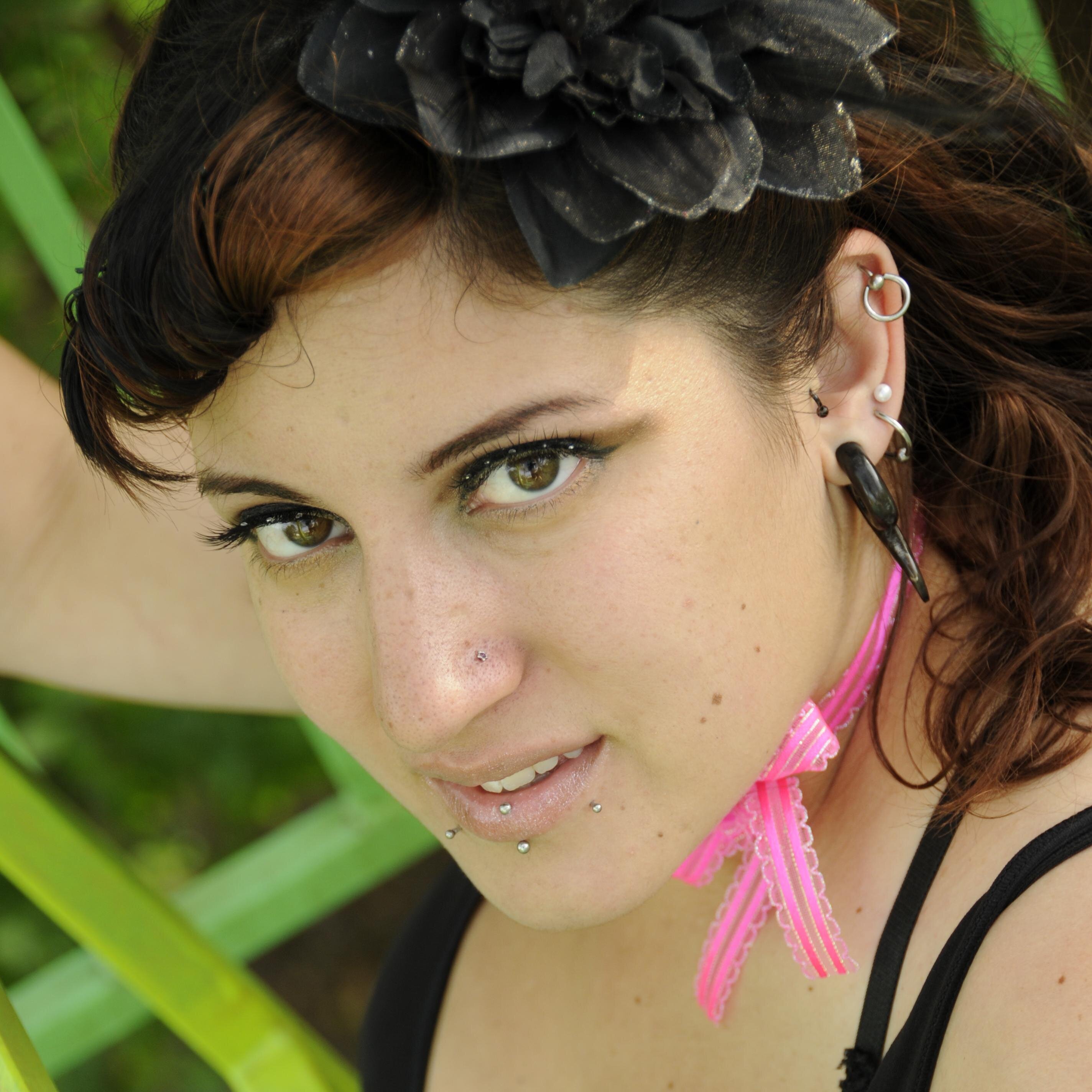 Steamyantiques's profile picture. Local business specializing in vintage and antique jewelry and accessories.