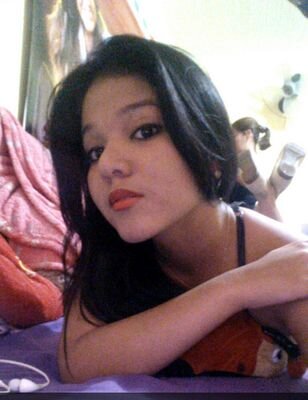 Sou uma menina super de bem com a vida que sonha um dia em se formar para direito e encontrar seus maiores idolos..adoro caminhar .sigam me de volta .valeu!!!