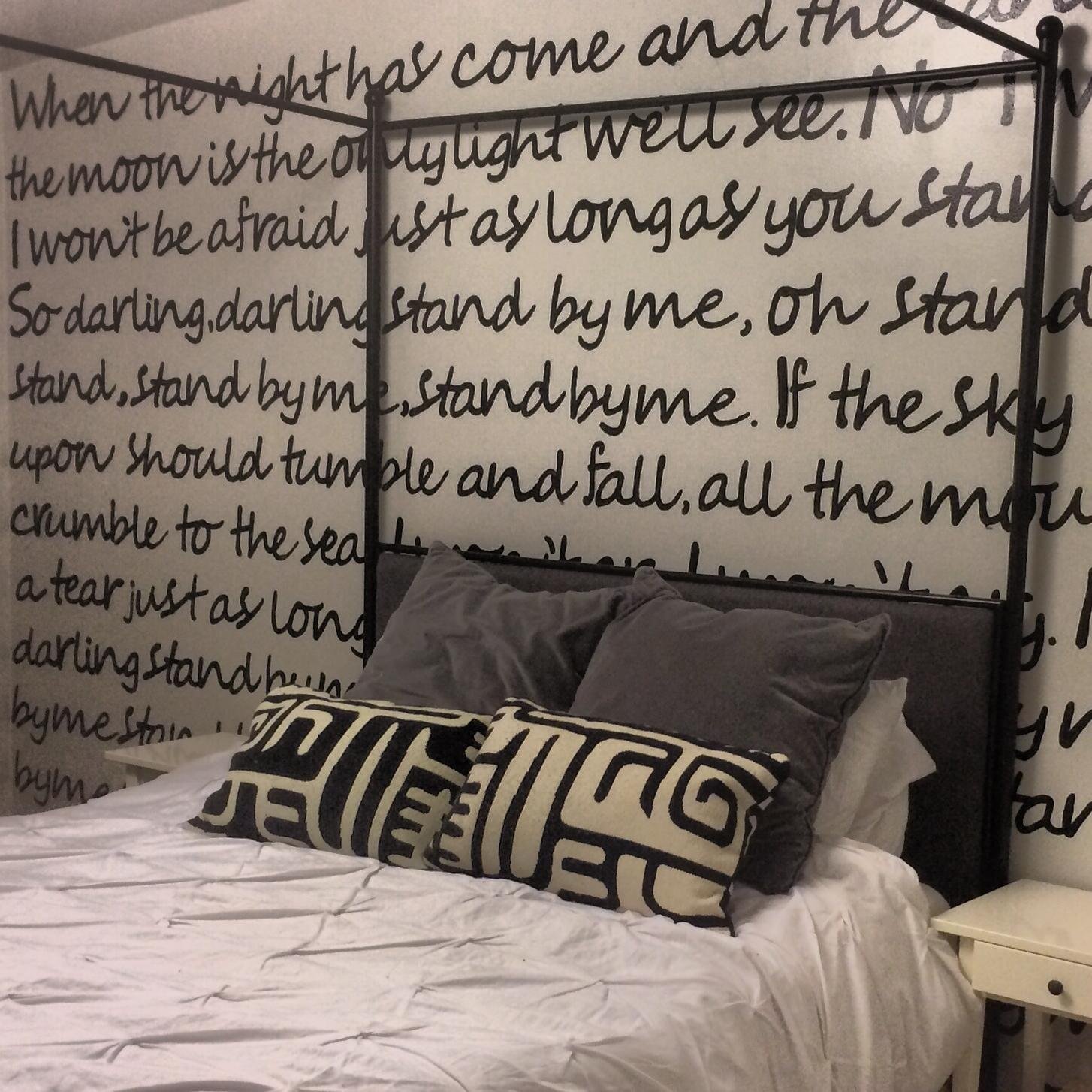 Poppies and Painting is a creative collaboration between the customer and us to develop and create a beautiful home
