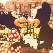 reb_ari's profile picture. 