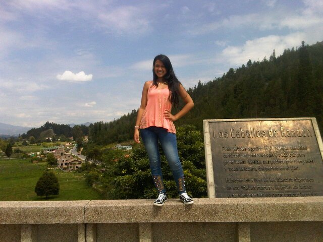 Enamorada de la vida ♥ No llores porque termino, sonríe porque sucedió :)