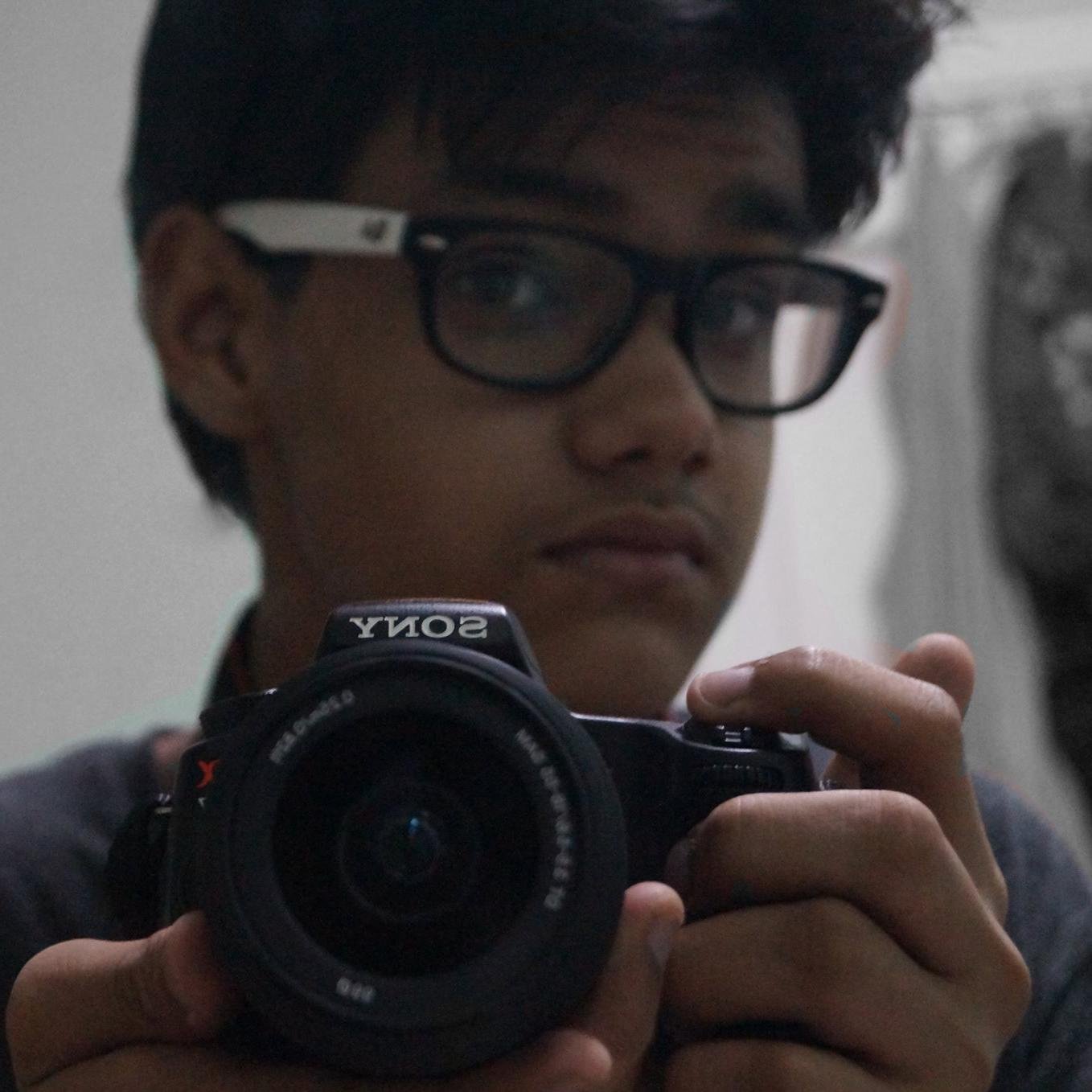Muslim ~ 14 ~ 25 FEB ~ Gamer ~ Football 3 ~ Pizza ~ Photography ~ Fast Cars ~ C.Ronaldo ~ Leo Messi ~