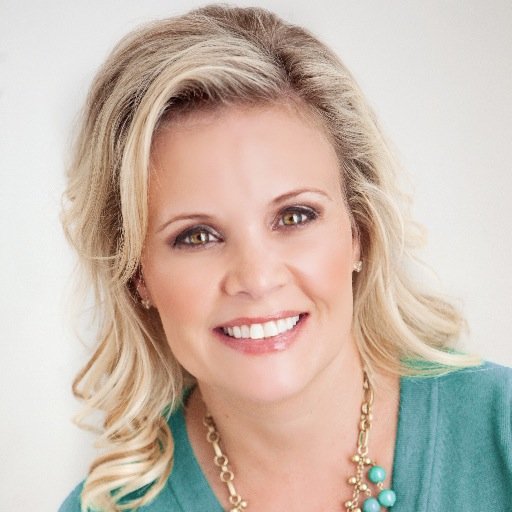 Bovonek's profile picture. Licensed aesthetician. State of the art Skincare, Waxing, and Spray Tans.