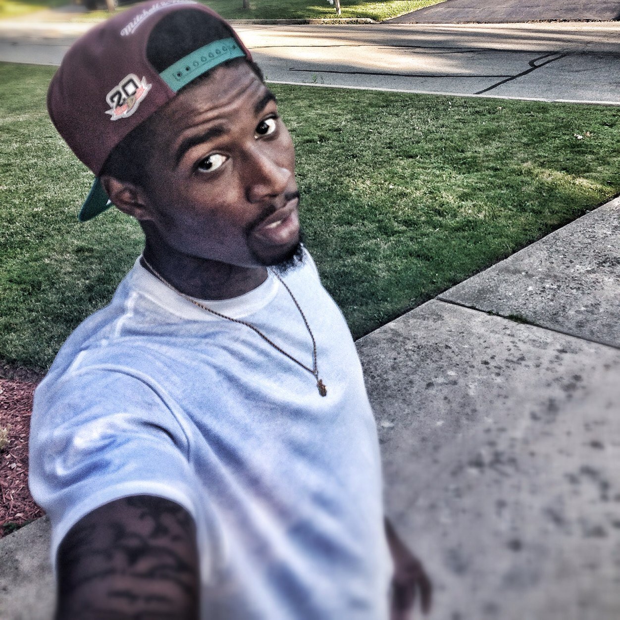 Young Basketball player in America #TeamTopCharts #VheEyePeeMerger @VheRazorLordTTC fan me on @YouNow Watch and Enjoy!