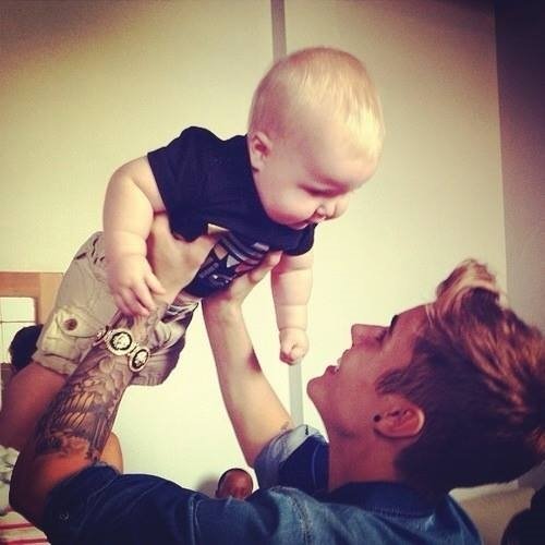 BizzleLarissa's profile picture. I will always love @justinbieber ♡ And the the Belieberfamily