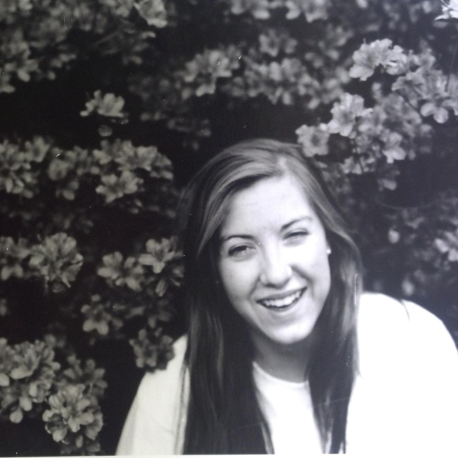 sarahaltom14's profile picture. Everyone you will ever meet knows something you don't - Bill Nye