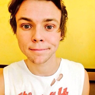 ✧*⋆ Free follow from @tryingtoohard_ ⠀⠀⠀⠀stay awesome ⋆*✧