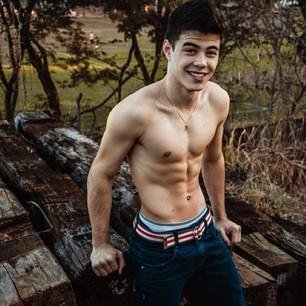 ^^ Em terra de ciumento curtida e beijo na boca´´ ;D