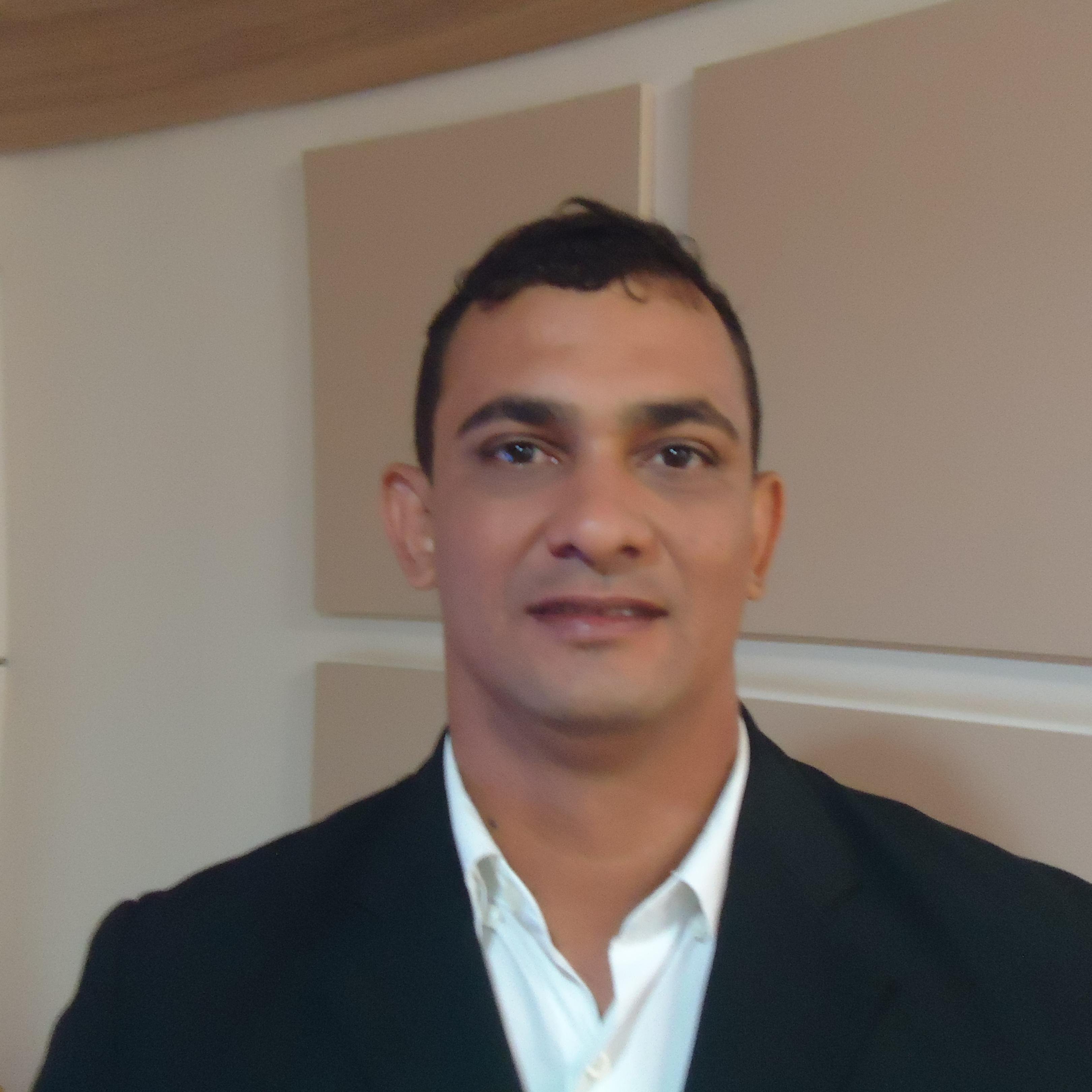 raul101104's profile picture. 