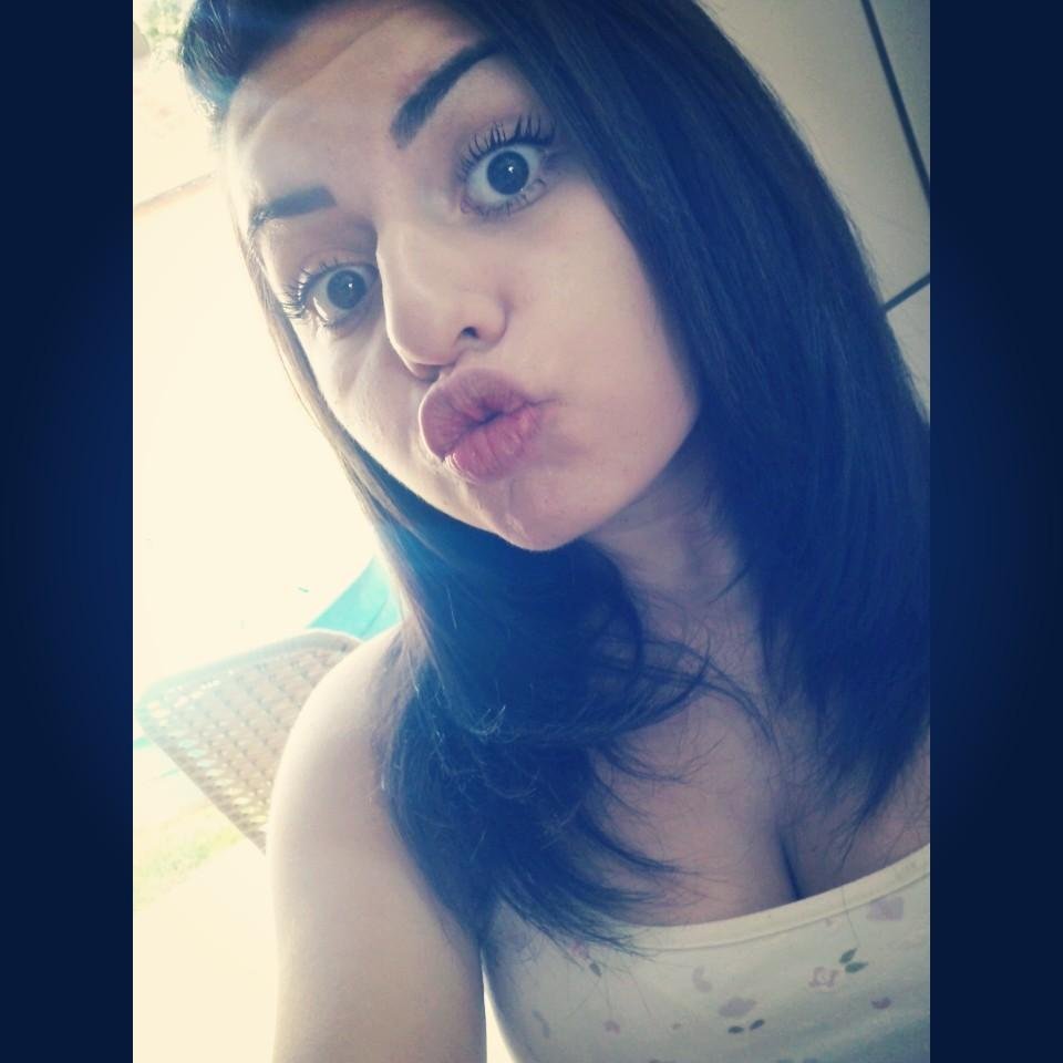 Brilhando em vida, sorrindo atoa, só vibrando amor e paz ✌ ♡  ☮ ☽ ☪ ☼