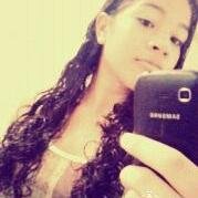 amo pegar um cineminha,estudar,jogar varios jogos. sou DIRECTIONER e EU me amo kk