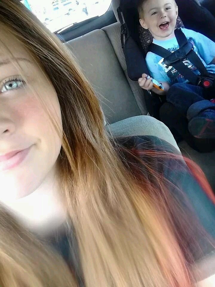Hi. if you want some one to talk to I'm here. I like cooking and photography. Snapchat: weirdo736 | Kik: articfresh Instagram: articfresh | Meow: iliketortles