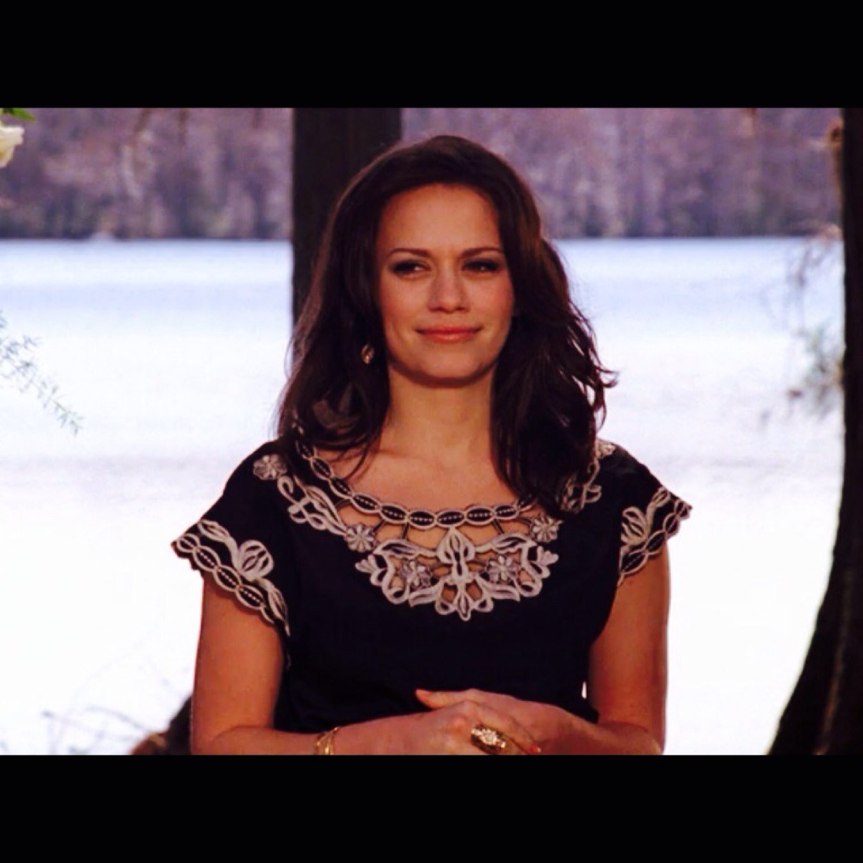 Single
Mother to jamie and lydia 
Nickname hales