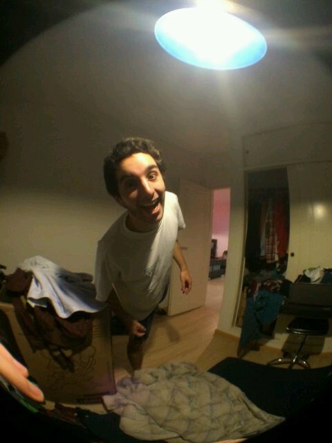 Un saludo para nestor, la radio esta re buena. Beso