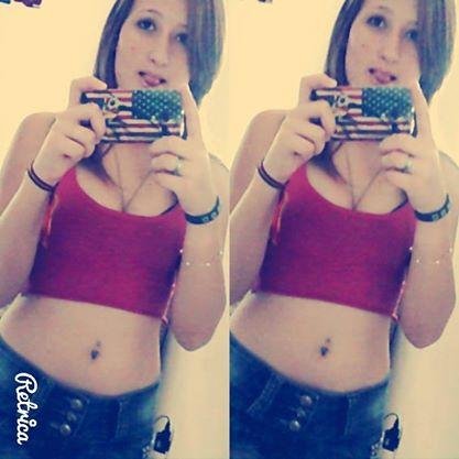 sou cincera, meiga e ousada, não gosto me beija ou morre que passa :)