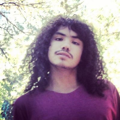 Estudiante de Ingeniería Ambiental, Universidad de Concepción, The Clash es la luz,  guitarrista :)