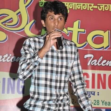 i,m the only one who liked by all........ loved to sing & make new frnds...... singing is my passion :)