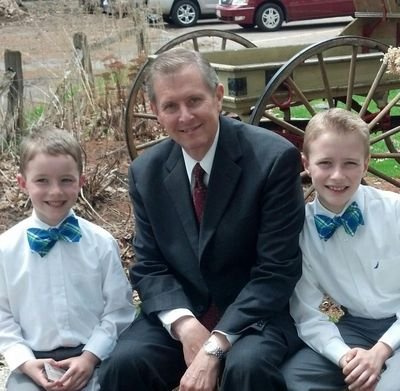 DerraldH's profile picture. Friend of God, husband, dad, opa, pastor.