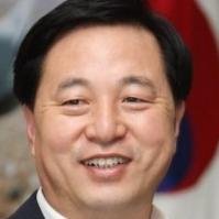 김포시 풍무동사는 40대 아저씨입니다.
