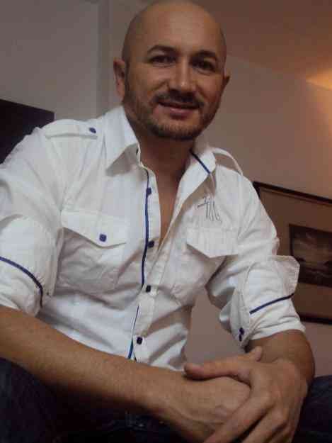 Soy honesto y sincero con todos, hago y digo lo que quiero y lo que pienso cuando me da la gana no trato de complacer a nadie