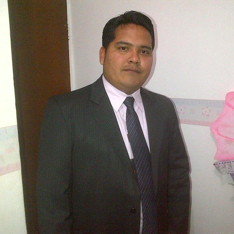 Abogado, Estudiante de Ciencias Políticas, Luchador y Amante de la vida -E.J. Villalobos & Asociados-