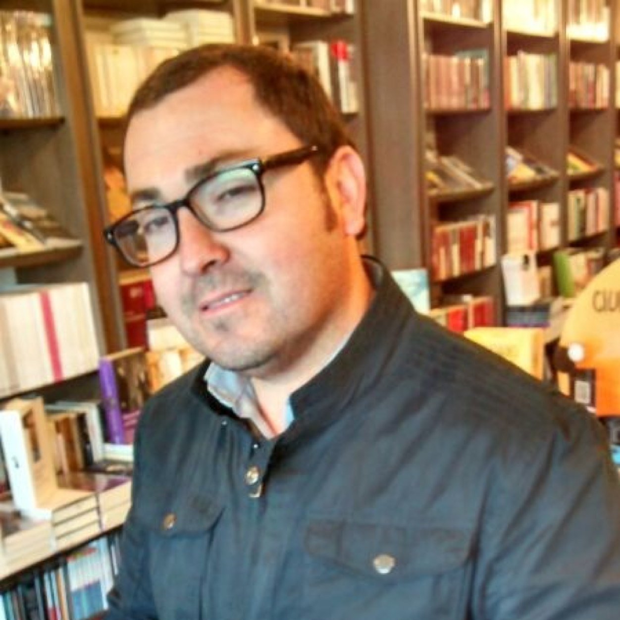 Trabajar por una causa, no por el aplauso. Vivir la vida para expresar, no para impresionar. Emprendedor  #EmporioLibros