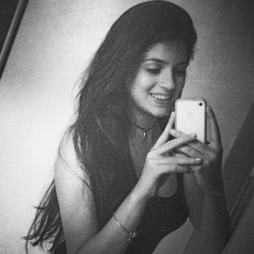 Sou a Sofia e eu sou casada com o @justinbieber bjs U.U