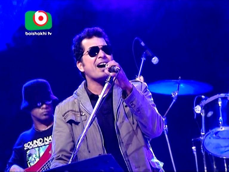Rj Raju is a famous radio jockey in Bangladesh.. He is also a well known singer.. Vocal of ONTOPUR band.