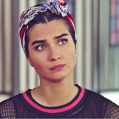 ‏يحسبوني جاهلتون وانا اعقل العاقلين