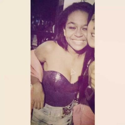 Não tenha pena dos mortos, e sim dos vivos principalmente daqueles que vivem sem amor.  ✨