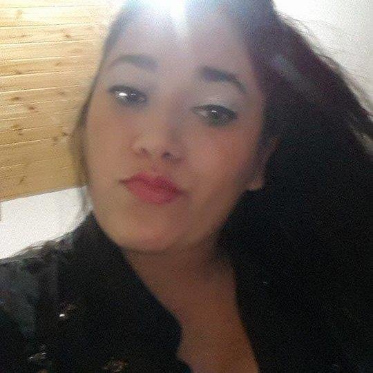 Me encanta vivir la vida dia a dia sin preocupaciones pasarla lindo con ellas .... :3