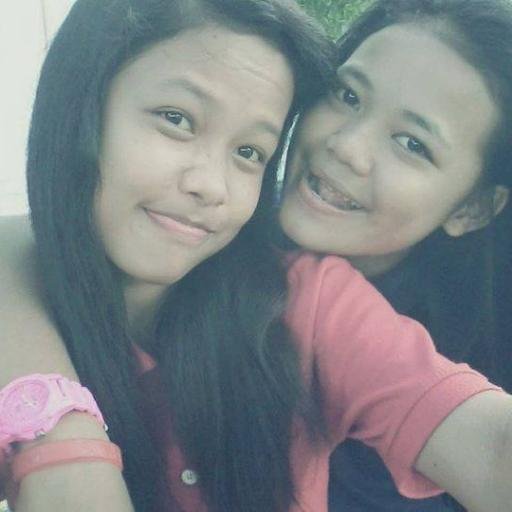 melinll's profile picture. 