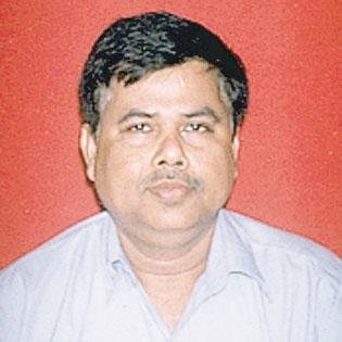 born on 18 Jan.1960, M.A. from Delhi University, Journalist with 30 years of experience.