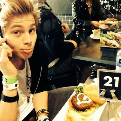 ((@lesfranta)) ((@cliffordcriss))