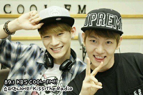 อันยอง~~ เค้าชื่อแฟนแฟนน้าาาา ถ้าเค้าบ่นอะไรไป อย่ารำคาญกันละ  /  3 U เจ้าอาวาสEXO :-)