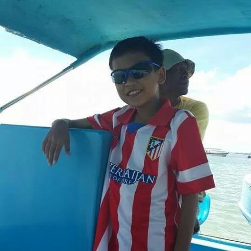 | #IamUnited | orang biasa yang cuman bisa berusaha :)