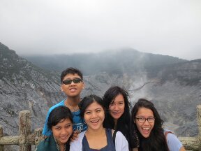 yvonnessimo's profile picture. 