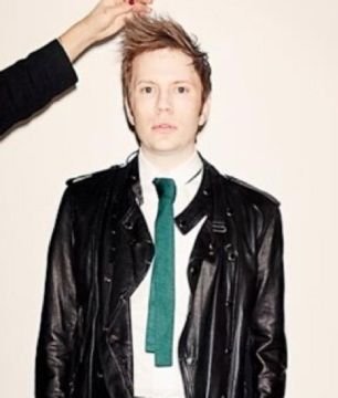 leader singer of soul punk band Fall Out Boi