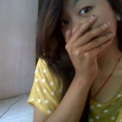 Saya akan membahagia kan orang yg membahagia kan saya ♥.                                                  facebook : iyut sues soyer
  iyut novi susanti