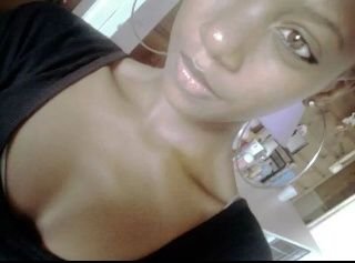 si tu cherche un fille parfaite 
faut même pas me regarder ;)