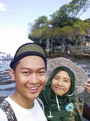 I'm an ecologist.. Loving our earth 
owner @smiledu_1 rumah belajar sains