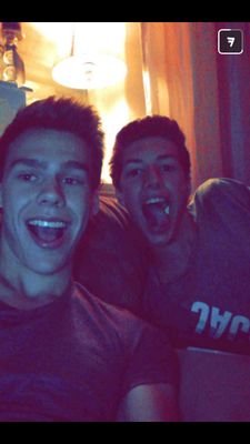 Leanderkroon's profile picture. // Insta; Leanderkroon Snap; Leanderkroon //