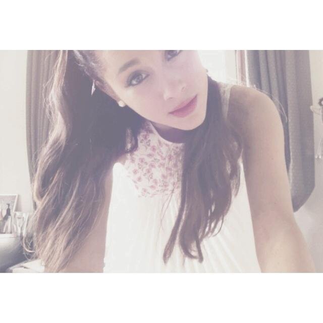 I wish that I could wake up with the amnesia, and forget about the stupid little things. -18,single- aidan è perfetto.