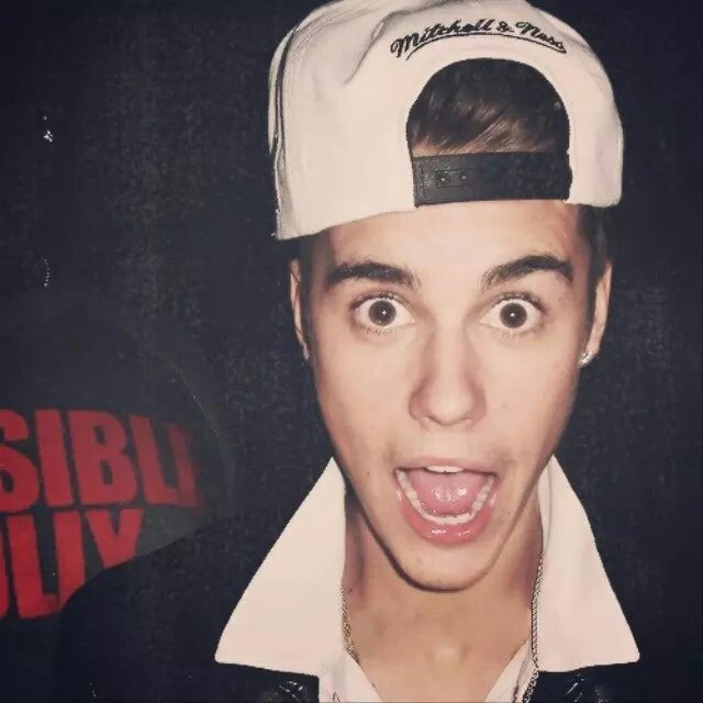 Belieber        FOLLOW BACK:)