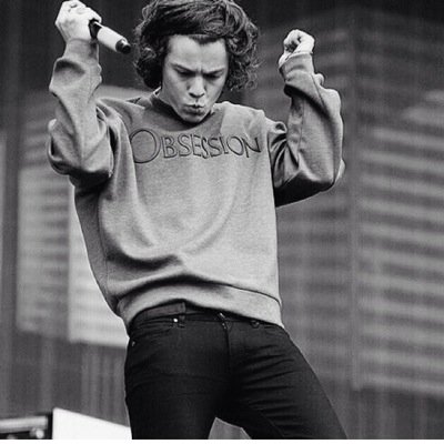 micafixe's profile picture. dizem que a adolescencia é um processo dificil de aceitaçao e adivinha como está a ser para mim falar aos colegass que sou fã de uma direçao