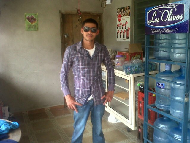 DanisSaronroser's profile picture. Rdimido