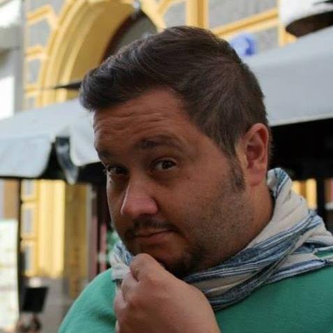 Sono un Nerd e fiero di esserlo!
mi occupo di web, seo, social media.
Specializzato in cazzeggio avanzato e fuffologia applicata