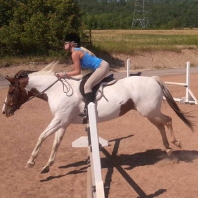 kvictoriaxoxo's profile picture. horserider, steelheader, flyfisher, professional dog cuteness determiner, and crazy cat lady